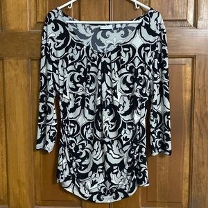 Beautiful black, white, and gray paisley blouse from NY&Co.